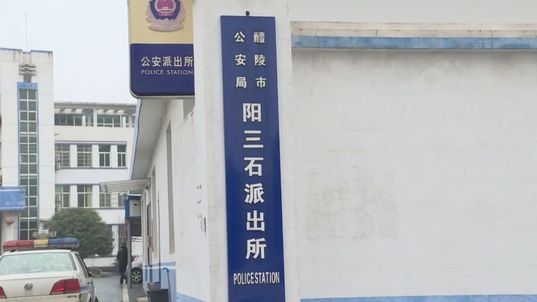 DƬ